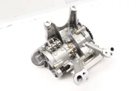 11418631810 Bmw 2019-2024 330i G20 - Engine Oil Pump 8631810 #3