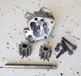 3633139 Cadillac Oem 76 Deville 472/500 Engine Oil Pump Housing Filter Adapter Shaft