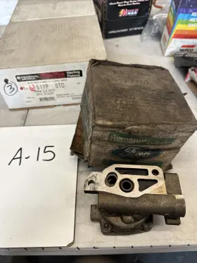D5fz-6600-a Ford Genuine Oil Pump Damaged Box