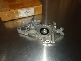 F6bz-6600-aa Ford New Nos Oil Pump 1996 1997 Aspire 1.3l