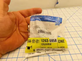 12635958 General Motors Gm Oil Pressure Sender Switch D1836a Factory Sealed