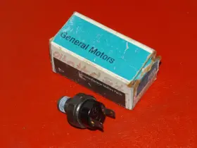 25500672 Gm Nos 1978-1987 Chevy Buick Oldsmobile Pontiac Cadillac / Oil Switch #2