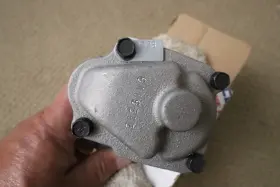 M328 Melling Engine Oil Pump-stock