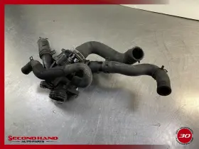 2702030682 Mercedes 14-20 Cla250 Engine Coolant Thermostat Housing Assembly