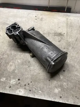 6151840102 Mercedes-benz Banz W123 Engine Oil Filter Housing Canister Unit Assembly