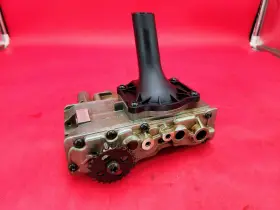 A1561801901 Mercedes-benz W164 Ml63 R63 Amg M156 Engine Motor Oil Pump Oem
