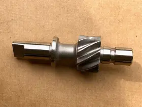 Cam1039 Mg Mgb Mga 1955-1980 Oil Pump Drive Spindle Shaft And Gear