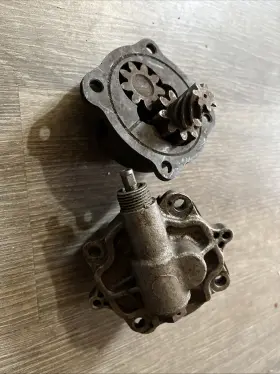 53907111 Porsche Very Nice Complete Original 356a 356b Oil Pump Tachometer Drive Assembly