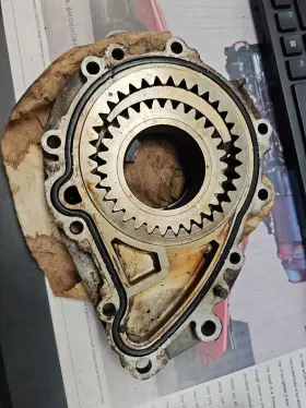 751557 Saab Used 900 Oil Pump Gears And Cover