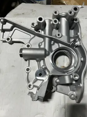 15100-46091 Toyota Genuine Oil Pump . No Box
