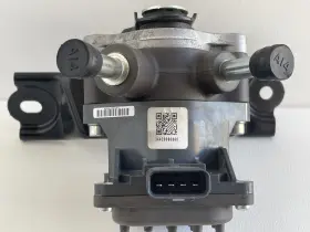 34420080860 Toyota 2017-22 Prius Prime 1.8l Engine Fluid Oil Pump And Bracket Like New #112