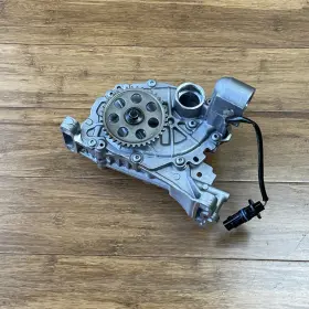 32298902 Volvo 2022-2025 S60 2.0l Engine Oil Pump 10k Miles Oem